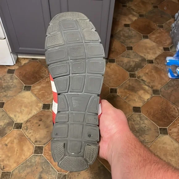 Size 13 trump tennis shoes. No real wear don’t fit any more had to go to a 14 - Picture 7 of 9